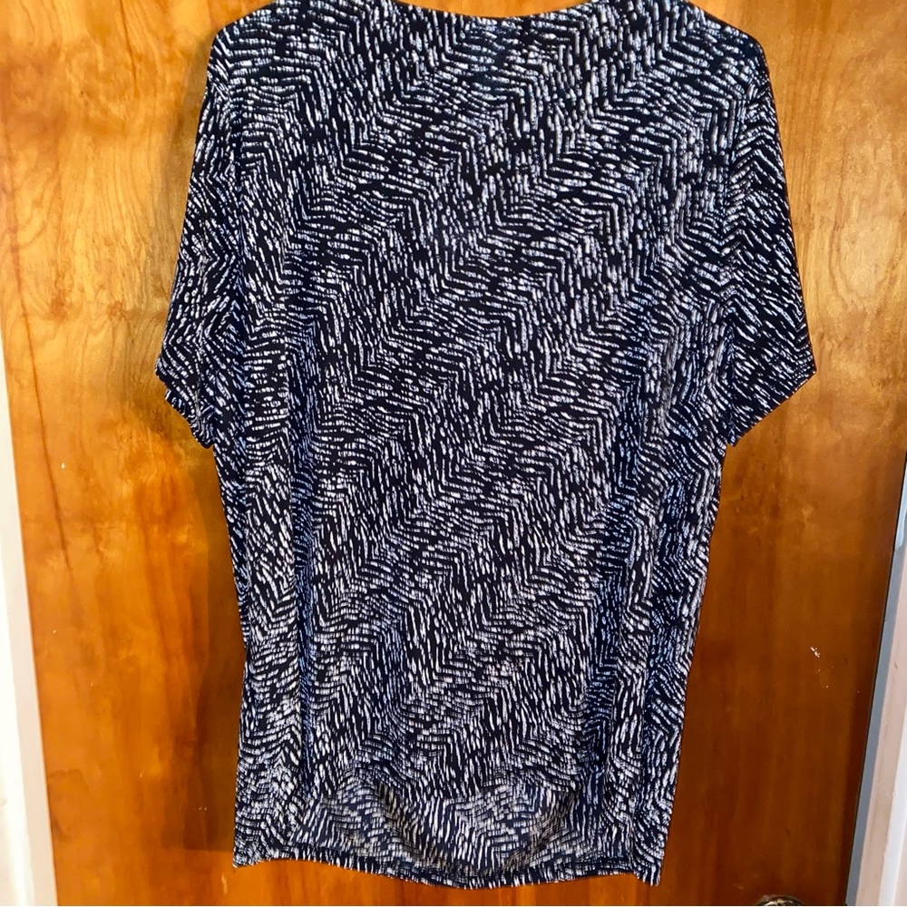 Jaclyn Smith Short-Sleeve Women’s Blouse. Black and white. Size 1X - Picture 5 of 5